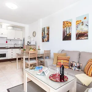 Deluxe 6 Apartment